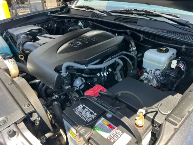 Toyota Tacoma photo 17