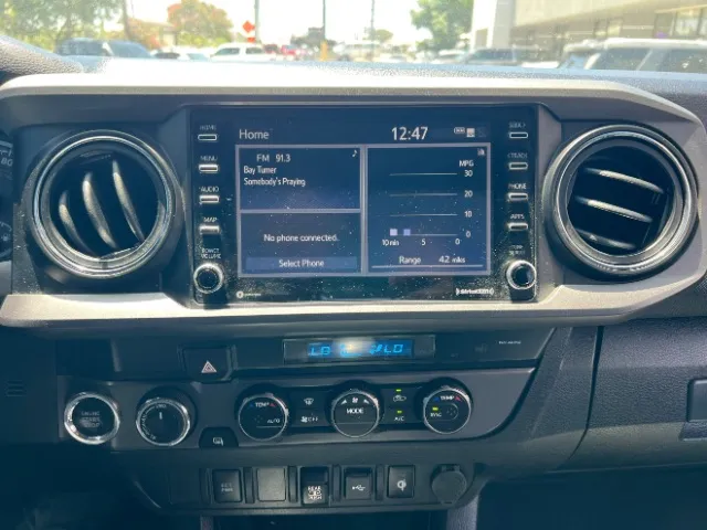 Toyota Tacoma photo 23