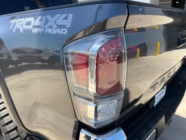 Toyota Tacoma photo 19