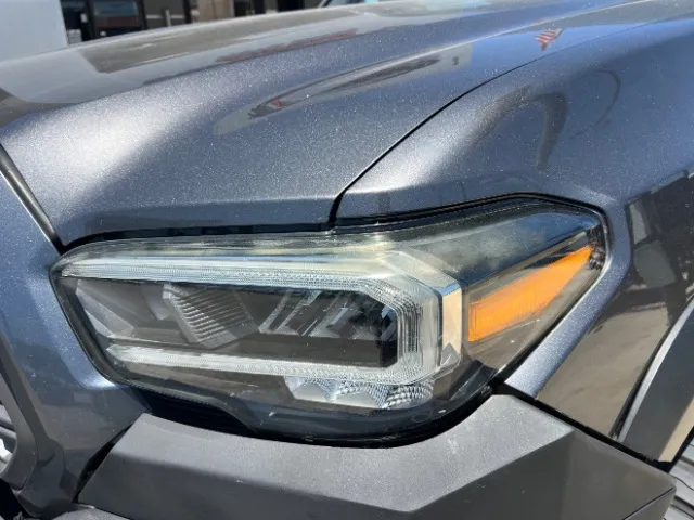 Toyota Tacoma photo 18