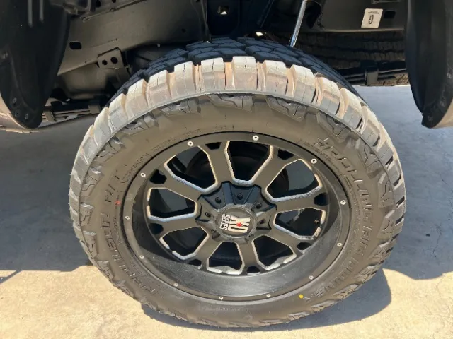 Toyota Tacoma photo 14