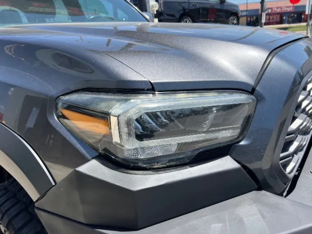 Toyota Tacoma photo 12