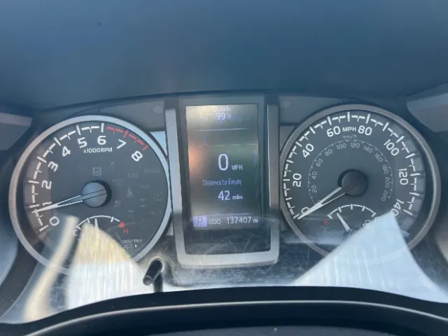 Toyota Tacoma photo 21