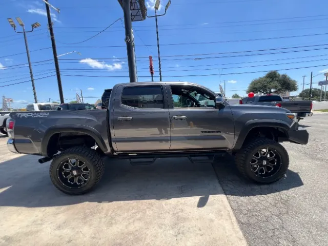 Toyota Tacoma photo 5