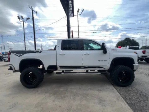 More photos of 2024 Chevrolet Silverado 2500 HD 4WD Crew Cab Standard Bed LT at Eurospeed International Corp, TX