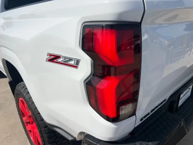 Chevrolet Colorado photo 17