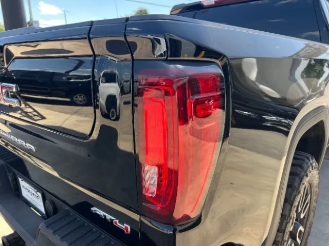 GMC Sierra photo 15