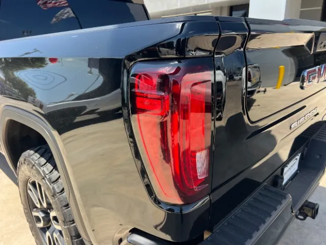 GMC Sierra photo 18