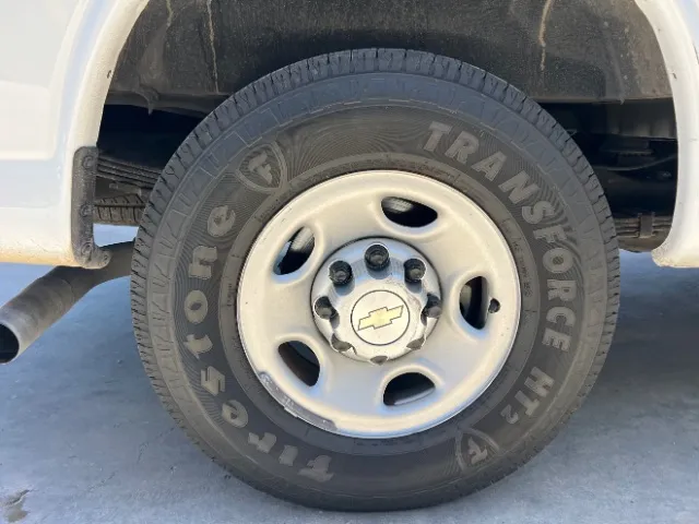 Chevrolet Express photo 17