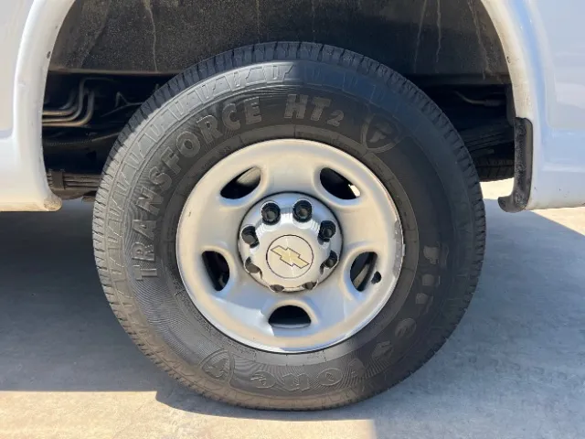 Chevrolet Express photo 16