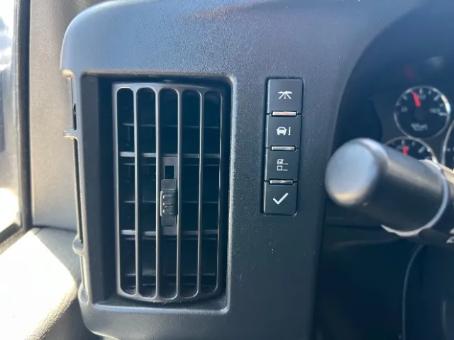 Chevrolet Express photo 20