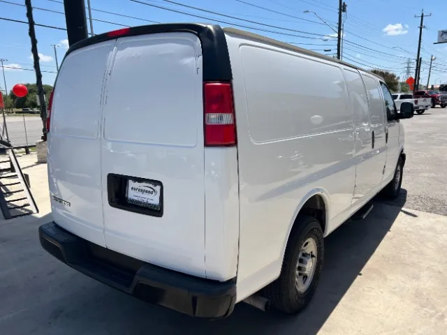 Chevrolet Express photo 6