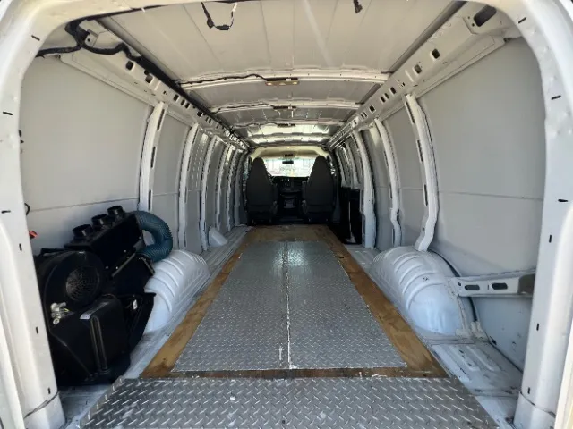 Chevrolet Express photo 12