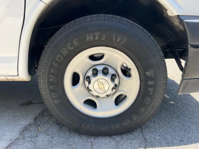 Chevrolet Express photo 18