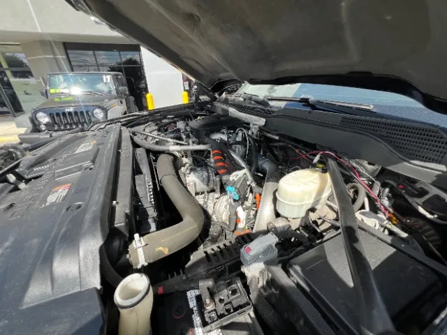 Chevrolet Silverado photo 25