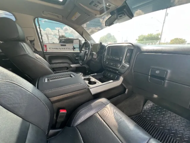 Chevrolet Silverado photo 15
