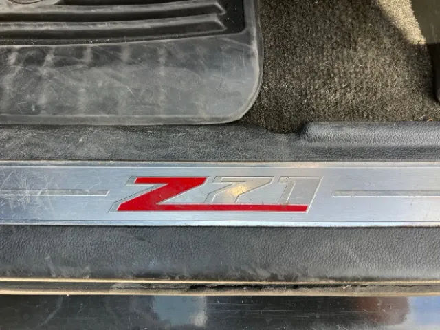 Chevrolet Silverado photo 23