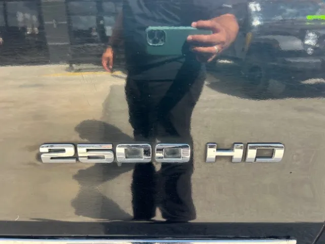 Chevrolet Silverado photo 12