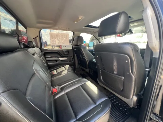 Chevrolet Silverado photo 16