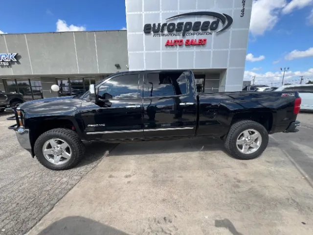 Chevrolet Silverado photo 9