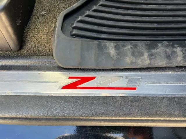 Chevrolet Silverado photo 14
