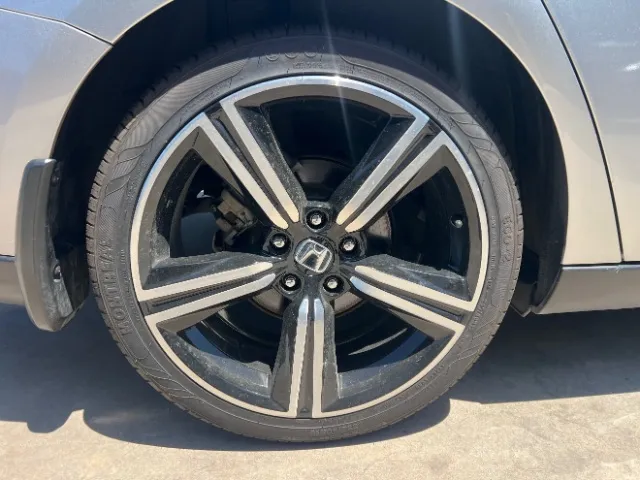 Honda Accord photo 11