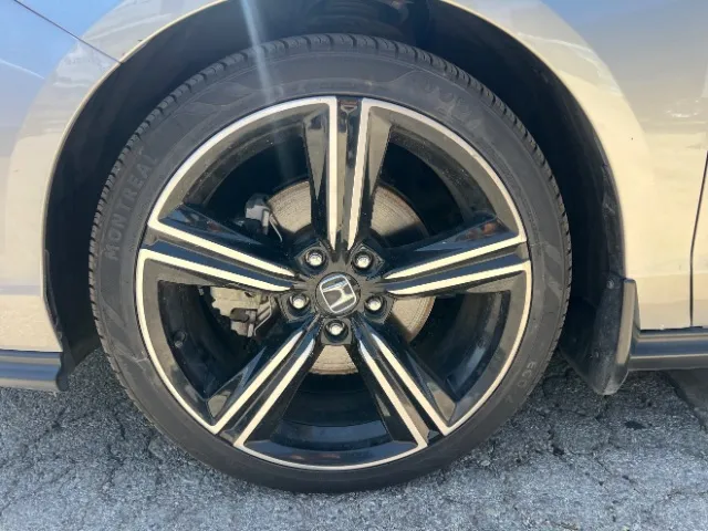 Honda Accord photo 13