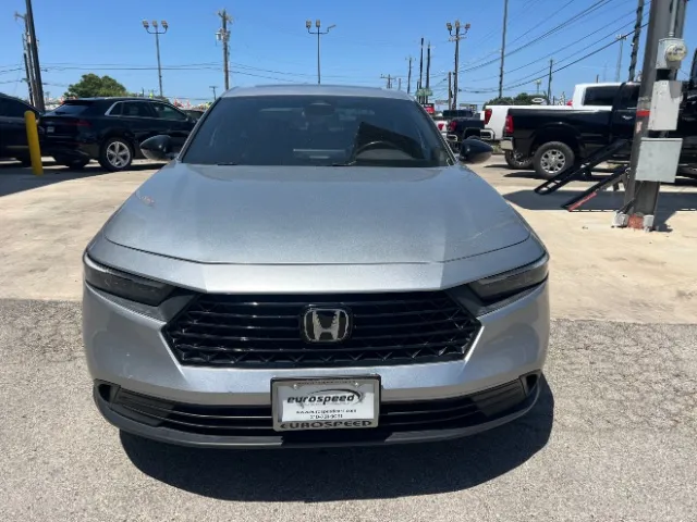 Honda Accord photo 3