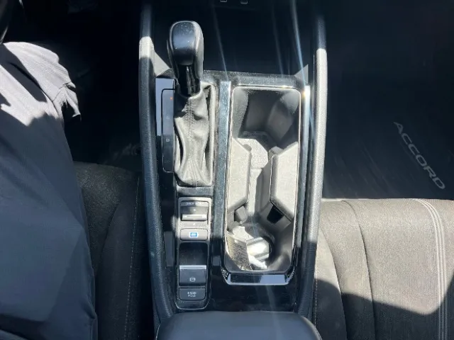 Honda Accord photo 23