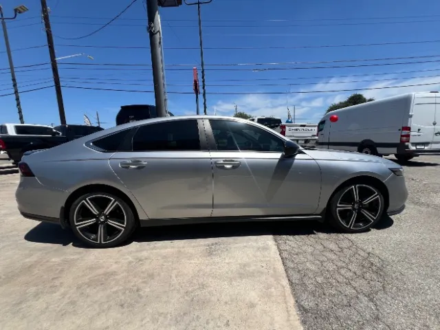 Honda Accord photo 8