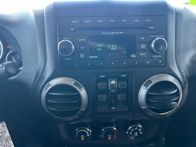 Jeep Wrangler photo 19