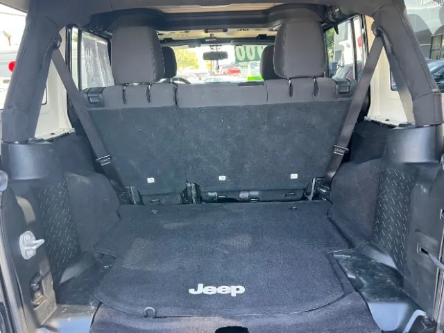 Jeep Wrangler photo 15