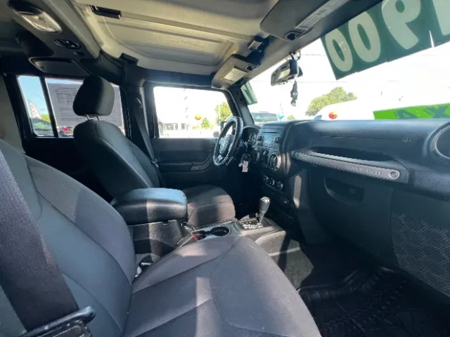 Jeep Wrangler photo 17