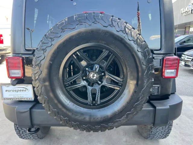 Jeep Wrangler photo 13