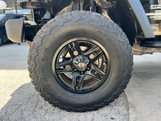 Jeep Wrangler photo 11