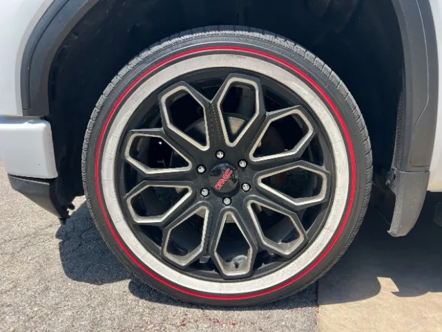 GMC Sierra photo 16
