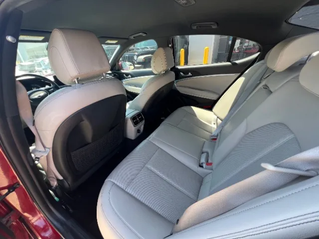 Genesis G70 photo 17