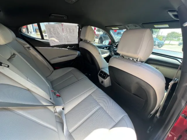 Genesis G70 photo 18