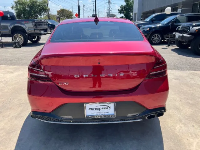 Genesis G70 photo 7