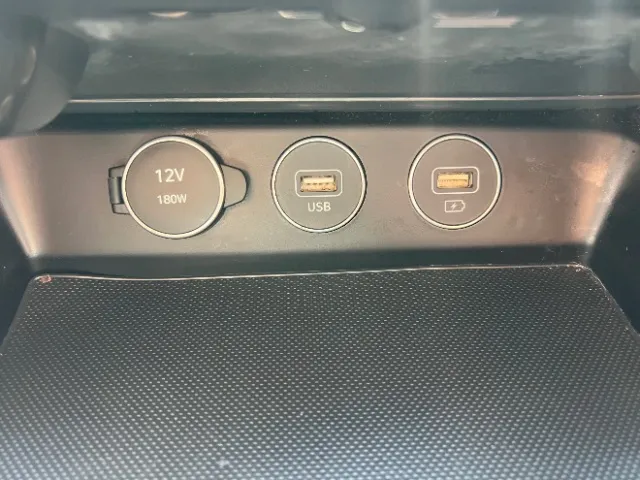Genesis G70 photo 32
