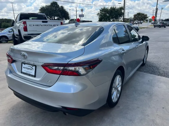 Toyota Camry photo 6