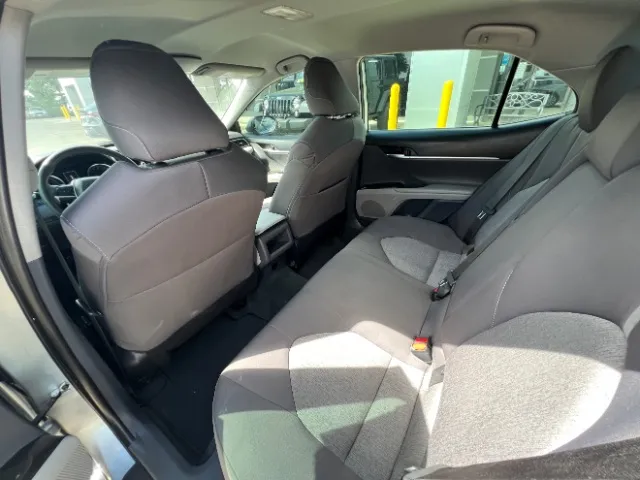 Toyota Camry photo 17