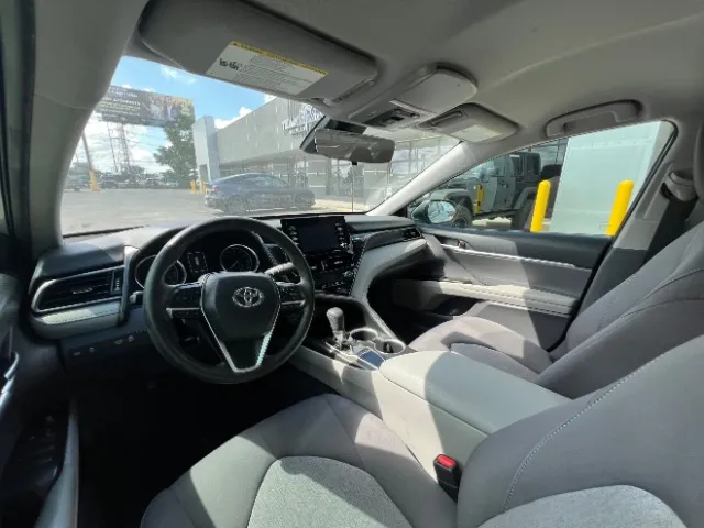 Toyota Camry photo 18