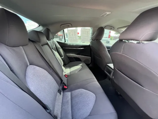 Toyota Camry photo 16