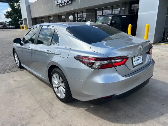 Toyota Camry photo 8