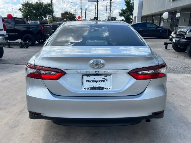 Toyota Camry photo 7