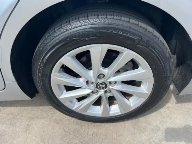 Toyota Camry photo 13