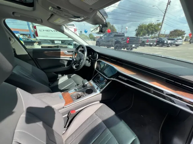Audi A6 photo 11