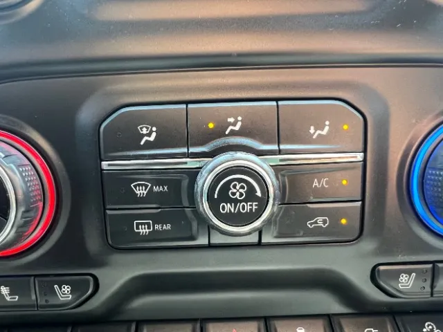Chevrolet Silverado photo 27