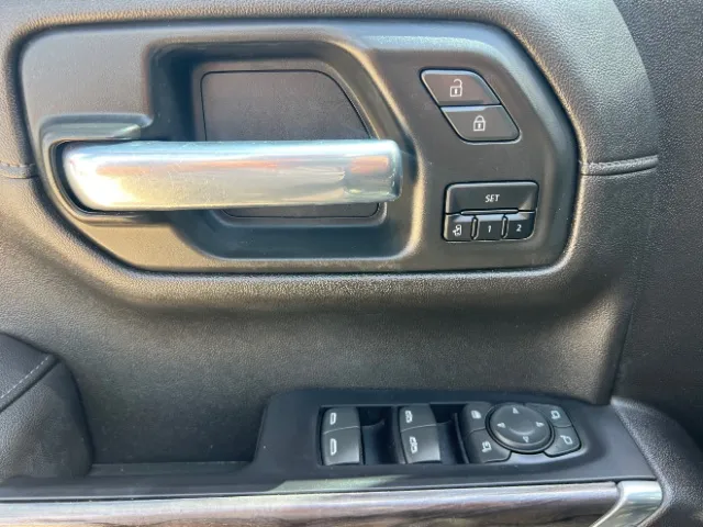 Chevrolet Silverado photo 23